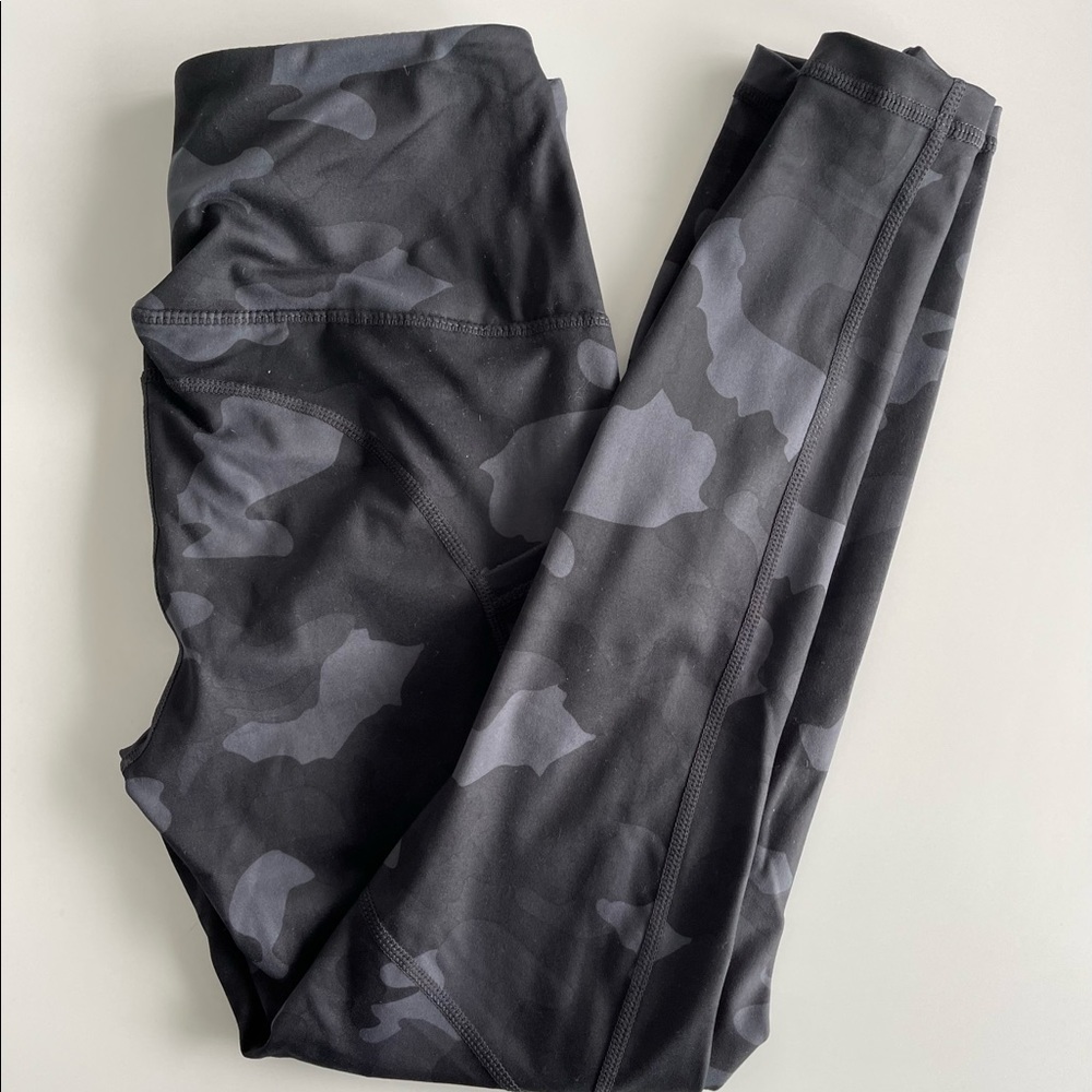 💕 2 for $35 💕 Yogalicious Camo Print Leggings.